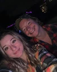 Jordan Hinkle's Instagram, Twitter & Facebook