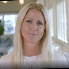 Life is not always the shortest way between two points, sometimes you have  to go in circles. After a very exciting time at ASMPT, I did re-open