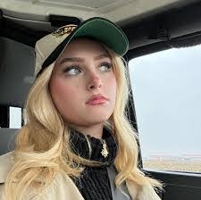 Shauna Purcell's Instagram, Twitter & Facebook