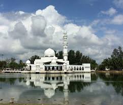 Hang tuah telah dilahirkan pada tahun 1388 masehi. Tengku Tengah Zaharah Masjid Terengganu Malaysia Masjid Terengganu Malaysia
