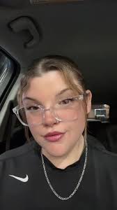 Not me doing this tik tok while missing my nails