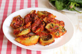 Clicca mi piace se vuoi ricevere altre foto. Conchiglioni Al Sugo Ripieni Di Ricotta E Spinaci