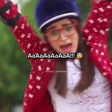 Niñas Cayendose Con Patines Soy Luna