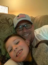 Shawn Muth's Instagram, Twitter & Facebook