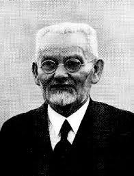 Andrea Schreck's Instagram, Twitter & Facebook