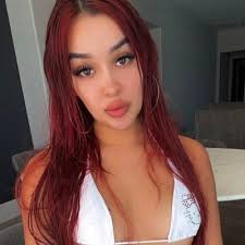 Karissa Wright (@karissawrightm)