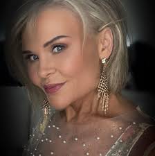 Rosemary Wright updated her profile picture.