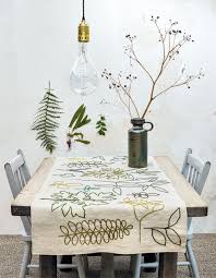 Diy Broderie Broder Un Chemin De Table De Motifs Vegetaux Marie Claire