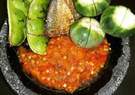 Memang wajib jika makan soto kena ada sambal kicap untuk menambah rasa keenakan soto. 5 Resep Mudah Cara Membuat Sambal Tomat Mentah Dengan Teri Terasi Dan Bawang Yang Enak Diadona Id