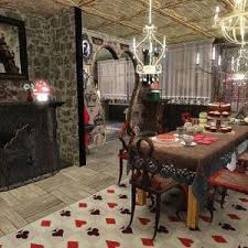 Awesome Dining Room Idea With Alice In Wonderland Theme Design Your Own Fantasy Home With Alice In Wonde Alice In Wonderland Theme Alice In Wonderland Design
