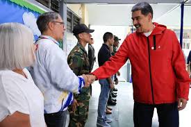 Maduro Impulsa Financiamiento para Proyectos Juveniles Tras Consulta Popular - Imagen principal del artículo