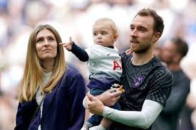 The one you may be thinking of is not his hand. Real Madrids Jagt Pa Eriksen Derfor Ville Han Passe Godt Ind Bt Fodbold Www Bt Dk