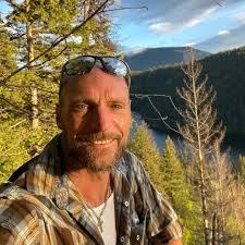 Suns setting, and so is another Thursday during OB33. This truck has seen a  lot and it isn't done yet. . . You might just see this whole setup in your  driveway