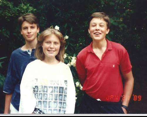 Maye - #tbt 1989. The year my life changed. January. This photo was taken.  May. Elon (17) left for Canada. October. Tosca (15) sold my home. December.  We moved to Toronto. Details