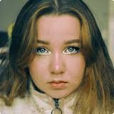 Emma Duffy's Instagram, Twitter & Facebook