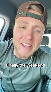 Caleb Schilling's Instagram, Twitter & Facebook