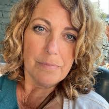 Lori Klassen's Instagram, Twitter & Facebook