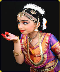 Considering whether or not to get a short hairstyle can be daunting since it always takes a lot longer to grow your hair back than short hairstyles for fine hair if you've got fine hair, each individual strand is relatively small in diameter. Bharatanatyam Hair Makeup Steps Saubhaya Makeup