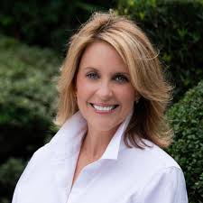 Dana Stokes's Instagram, Twitter & Facebook