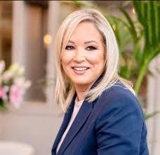 Catherine Beatty's Instagram, Twitter & Facebook