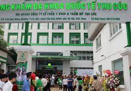 Về nguyên tắc, phòng khám phải báo cáo ngay với trung tâm y tế trên địa bàn sau khi phát hiện trường hợp trên. L Dttrakaux3xm