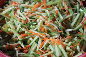 Resep acar mentah yang sering dihidangkan saat acara pernikahan. Acar Timun Mentah Kelantan Azie Kitchen