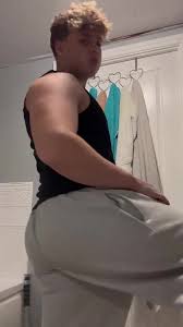 Hot men farting | Twitter (X) compilation - ThisVid.com