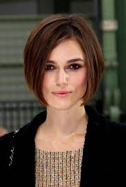 Medium Length Hairstyle To Hide Double Chin On Women Angled Bob Hairstyles Thick Hair Styles Thin Hair Styles For Women