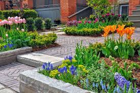 Experienced landscapers typically charge about £150 to £200 per day, according to the experts at myjobquote. How Much Does A Garden Makeover Cost In 2021 Checkatrade