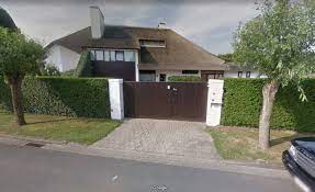 Het slopen van bestaande bebouwing en bouwen van 12 appartementen en 12 parkeerplaatsen. Nieuw Bart Versluys Zet Fort St Pol Op De Sporen De Rijkste Belgen