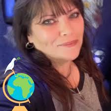 Are there any Shands Elementary past teachers or students in the group?