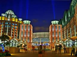 18 Most Extravagant Casino Resorts In The World 2020 Tripstodiscover Best Honeymoon Destinations Cayman Islands Resorts Singapore Hotels