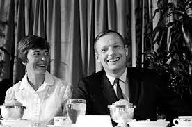 Neil armstrong was 62 in 1994 when, his then wife, janet filed for divorce.neil armstrong did yes neil armstrong is still married, but to his second wife as his first wife died he lives on a farm in ohio. True Story Behind First Man Neil Armstrong S Wife Janet Was Often A Single Mother To Their Children While He Pursued His Dream Mirror Online