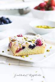 blitzschnell gebacken sommer beerenkuchen vom blech rezept beerenkuchen kuchen rezepte einfach kuchen und torten