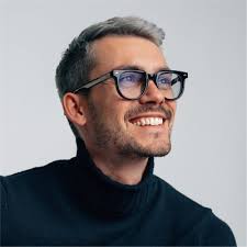 Vor viereinhalb Jahren habe ich meine erste Agentur gegründet. Heute haben  wir über 800 Mio. € E-Com Umsatz für unsere Kunden generiert. Hier sind die  21 wichtigsten Lektionen, die mich auf dieser… |