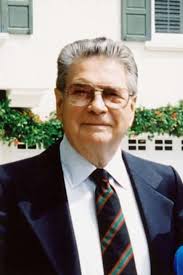 Eugene Price, theater critic and arts supporter, dies at 84