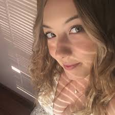 jeremy allen white said that his three year old daughter believes that he  is a real chef, despite his attempts to tell her otherwise.