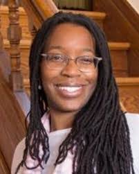 Alicia Miles's Instagram, Twitter & Facebook