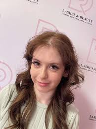 Urgent eyelash extension model needed in Northcote