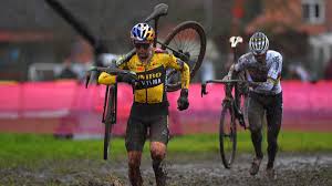 Mathieu van der poel kiest zijn. Cross Weltcup Van Aert Besiegt Van Der Poel Deutlich In Dendermonde Eurosport