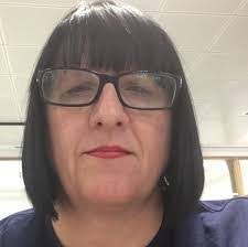 Fern Connolly's Instagram, Twitter & Facebook