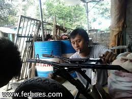 Trend modifikasi motor cafe racer di manfaatkan oleh produsen sepeda motor untuk membuat motor bergaya cafe racer. Wpid Honda Verza Cafe Racer 03 Jpg Jpeg Ferboes Com