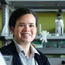 Deidre Glover's Instagram, Twitter & Facebook