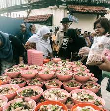 Food is the right of the children of all nations Volunteering With Dapur Jalanan In Kuala Lumpur Keir Alexa