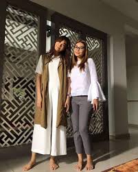 Drama isteri vs tunang raya (astro) isteri vs tunang raya (astro) myflm4u julai 02, 2016 telefilem isteri vs tunang raya akan disiarkan pada 2 syawal nanti, jam 10 pagi di astro ria. Isteri Vs Tunang Raya