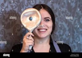 Kleiner rechteckiger tisch -Fotos und -Bildmaterial in hoher Auflösung