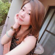 獎*** 愛牌倩碧又出了革命性商品👩‍❤️‍💋‍👩 保濕最厲害的水磁場系列五月推出了終極！保濕精華！ 整罐都粉紅色的~超萌超療癒！  還可以立即為肌膚提升179％保濕力!!!!!! 三月底到北海道時膚況都沒問題