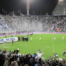 Ahora el fortín y la lepra se reencuentran. Newell S Old Boys Vs Velez Sarsfield 2013 Copa Libertadores Hosts Stunned In Loss To Injury Ravaged Velez Sbnation Com