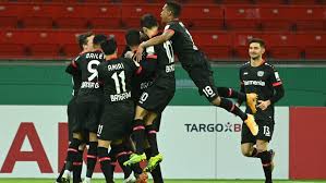 Eintracht frankfurt are on pace to qualify for the champions league for the first time ever. Abseits Tor Bringt Die Wende Leverkusen Schlagt Frankfurt Deutlich Kicker