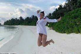 Her father stere halep is the soccer player and runs a dairy product factory. Halep S Ready For Next Season Let S Kick Off 2020 With A Big Smile